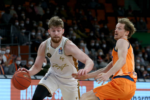 泰坦队的战 泰坦队的战